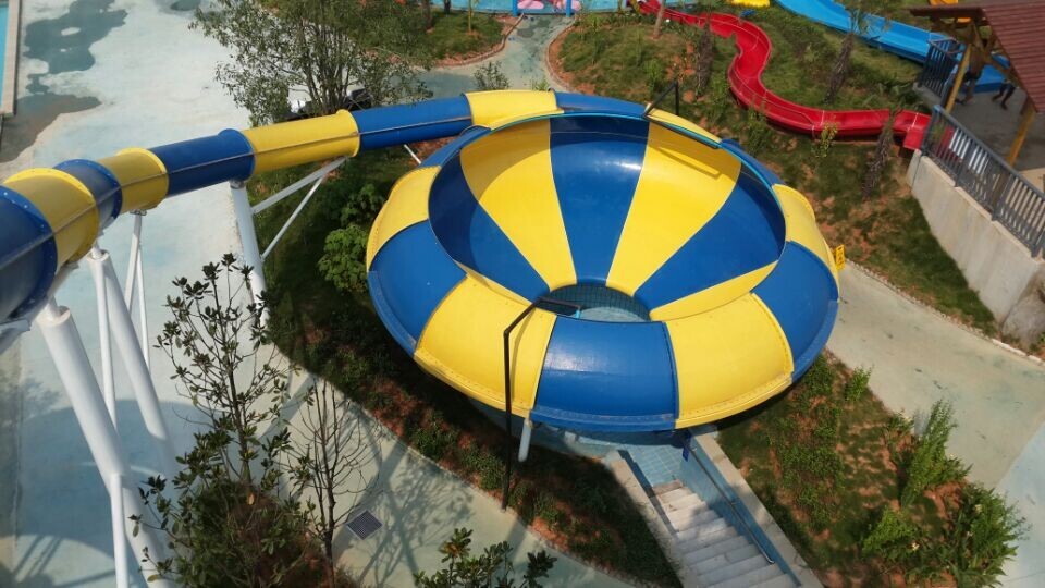 Guangzhou Vison Fiberglass Water Slides For Extreme Fun With Space Bowl ...