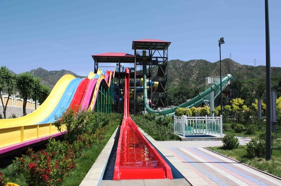 Apresure el tobogán acuático para los toboganes acuáticos altos de la fibra de vidrio de los adultos/OEM para el parque gigante del agua