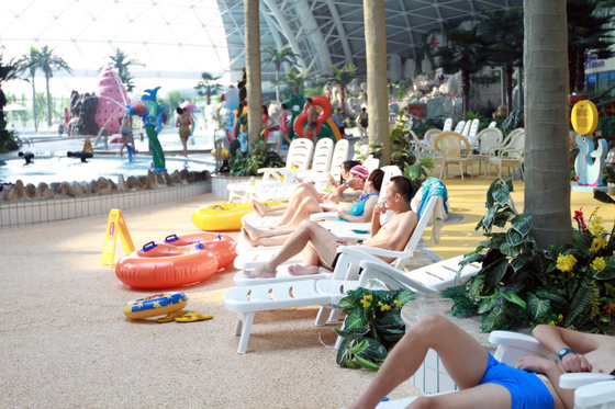 Indoor Aqua Entertainment Park Equipment , Amusement Park Project Design And Construction
