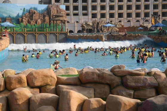 Tsunami Wave Customized Water park Wave Machine For Family Fun in Aqua Park 3 meters