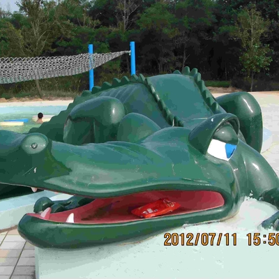 Water Park Equipment Crocodile Slide , Commercial Small Fiberglass Water Slide