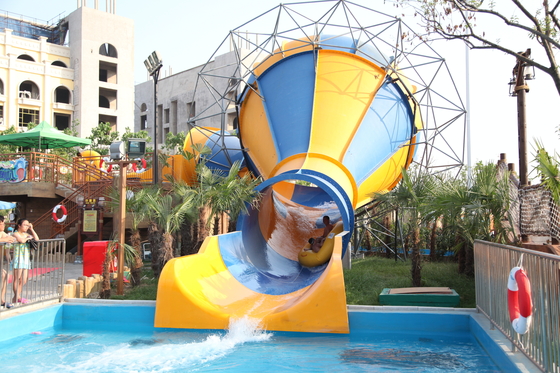Indoor / Outdoor Commercial Fiberglass Water Slides Park Of Medium Tornado Water Ride