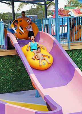 Industrial Fiberglass Water Slides Theme Park Equipment , Customized Flatform and Length