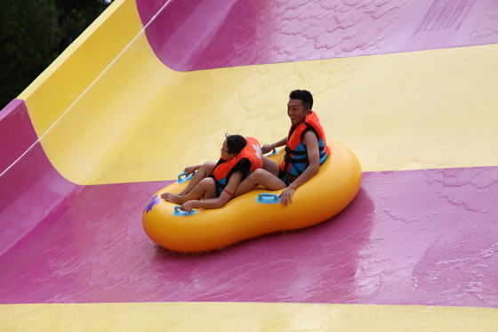 Outdoor Custom Water Slides Amusement Park Boomerang Aqua Slide For 2 People