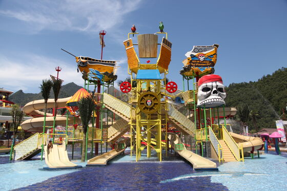 Medium Water Play Structure with Hand-laid Fiberglass Flume and Hot-dip Galvanized Steel Structure for Turnkey Support