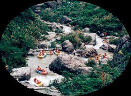 Mountain Rapids Ride with Hot-dip Galvanized Steel Structure and Fiberglass Flume for Themed Mountain River Drifting